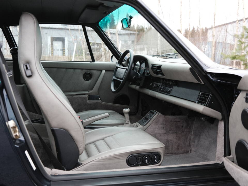 Image 68/97 of Porsche 911 Carrera 4 (1991)