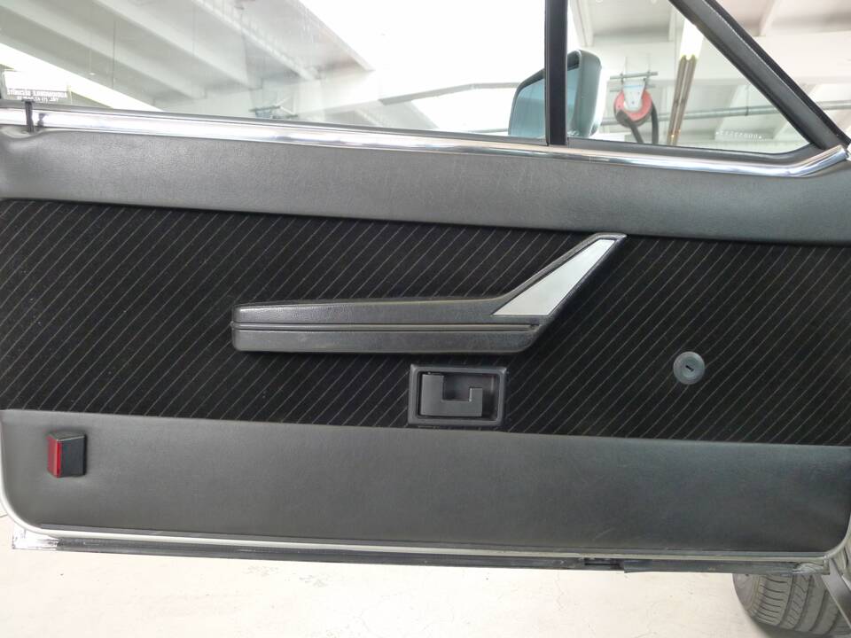 Bild 39/42 von Alfa Romeo GTV6 3.0 (1985)