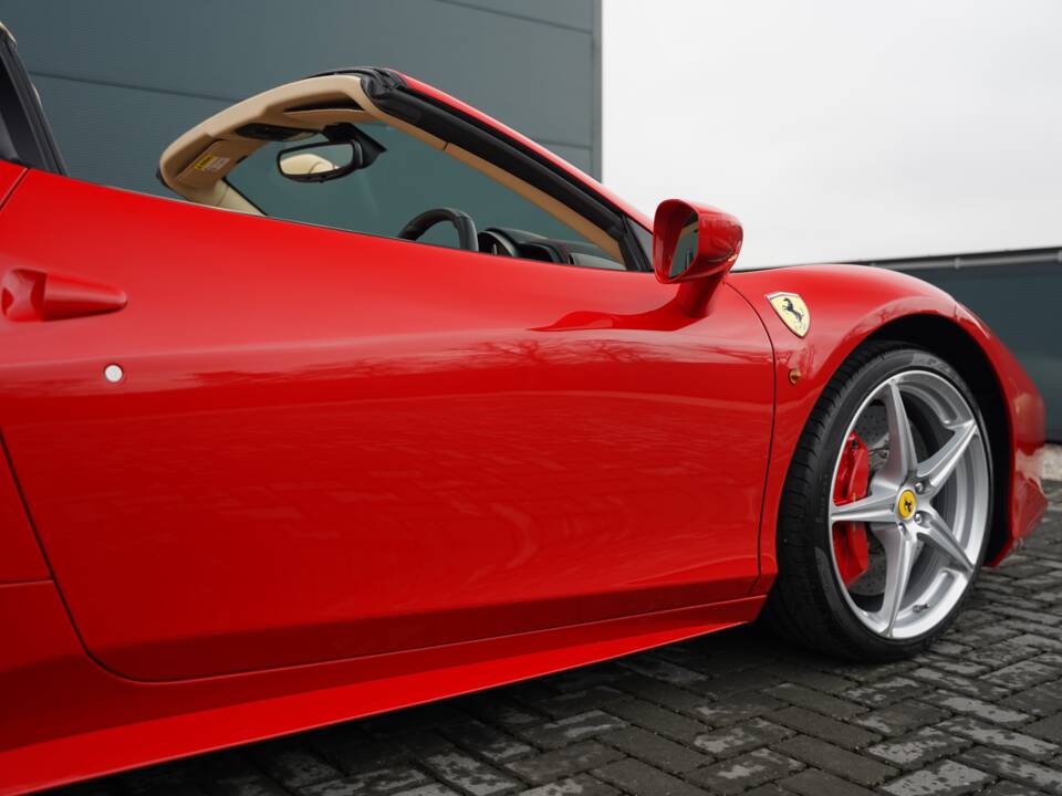 Bild 47/50 von Ferrari 458 Spider (2013)