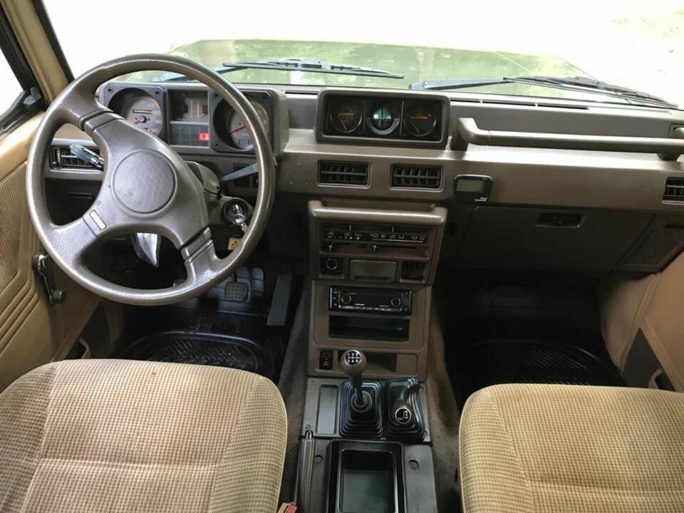 Image 8/9 of Mitsubishi Shogun (1988)