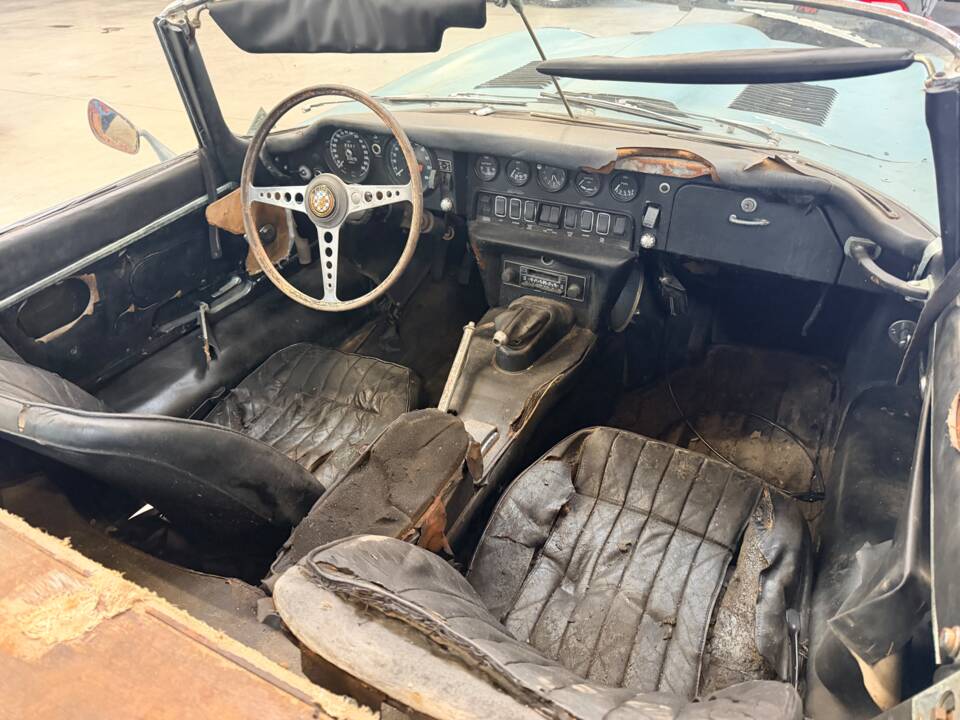 Image 21/53 de Jaguar Type E 4.2 (1967)