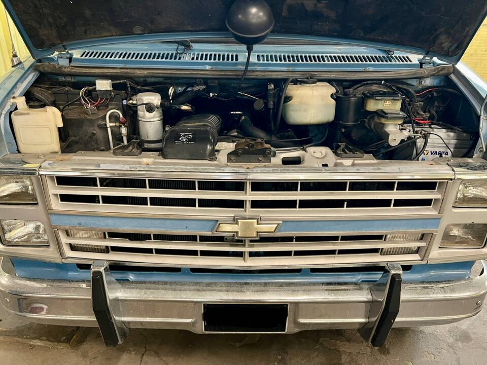 Image 19/20 of Chevrolet Van (1988)