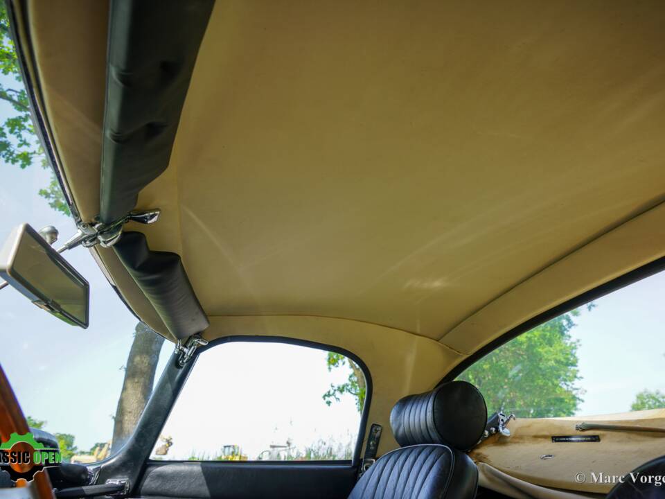 Image 49/60 de Jaguar E-Type (1969)