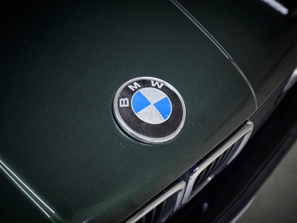 Image 41/90 of BMW 325i (1987)