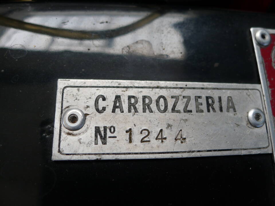 Image 14/38 of Maserati Indy 4700 (1970)
