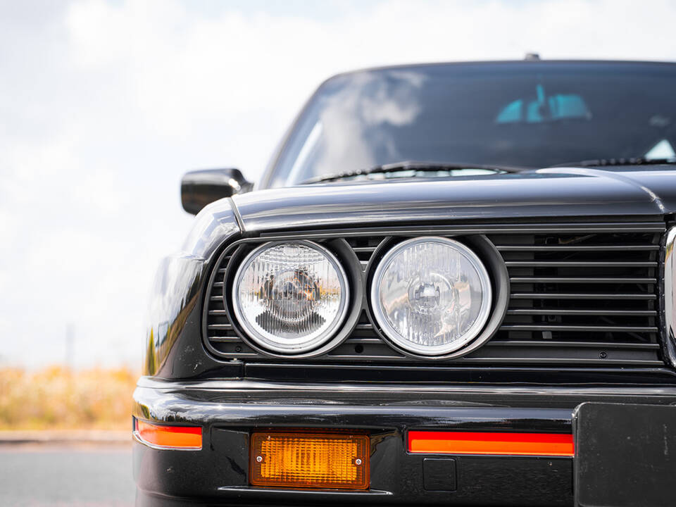 Image 17/91 de BMW M3 Sport Evo (1990)