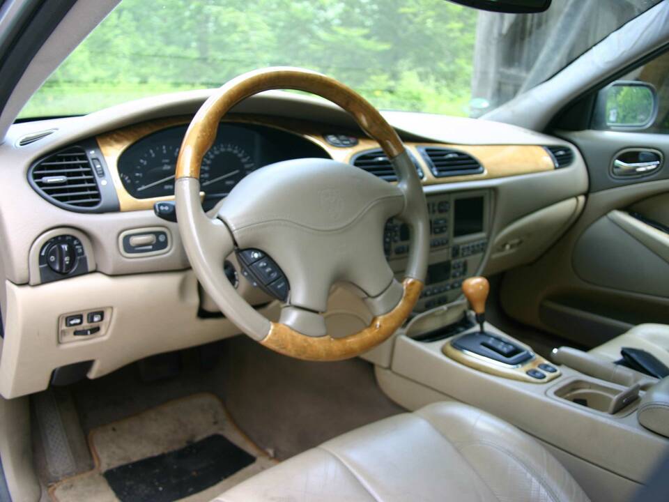 Bild 13/51 von Jaguar S-Type 4.0 V8 (2000)