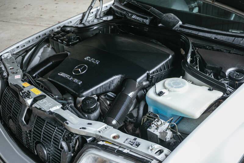 Image 27/48 of Mercedes-Benz C 55 AMG (1998)