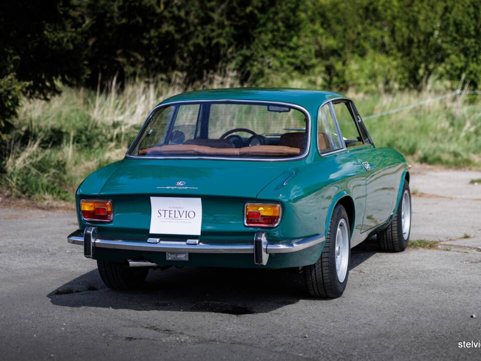 Bild 10/39 von Alfa Romeo 1750 GT Veloce (1971)