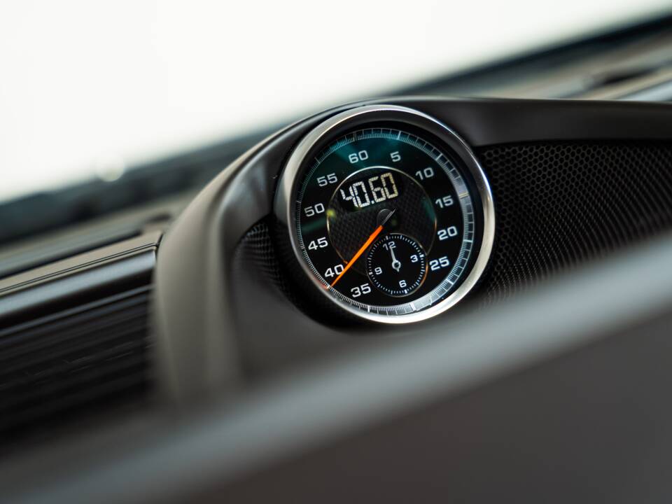 Image 16/31 of Porsche Panamera Turbo (2010)