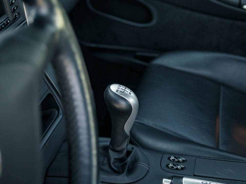 Image 37/51 of Porsche 911 GT2 (2001)