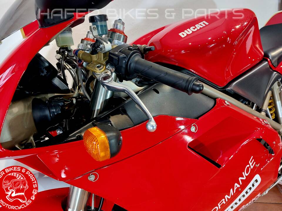 Obraz 30/38 pojazdu Ducati 916 (1998)