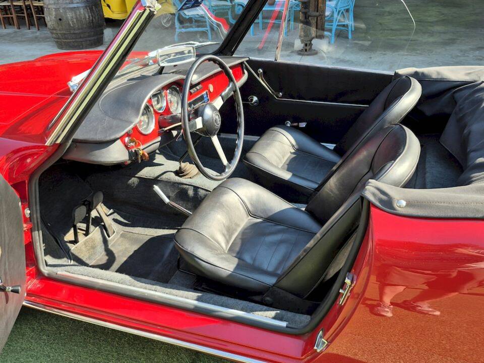Image 18/63 of FIAT 1200 S OSI (1965)