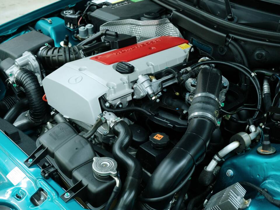 Immagine 23/50 di Mercedes-Benz SLK 230 Kompressor (1998)