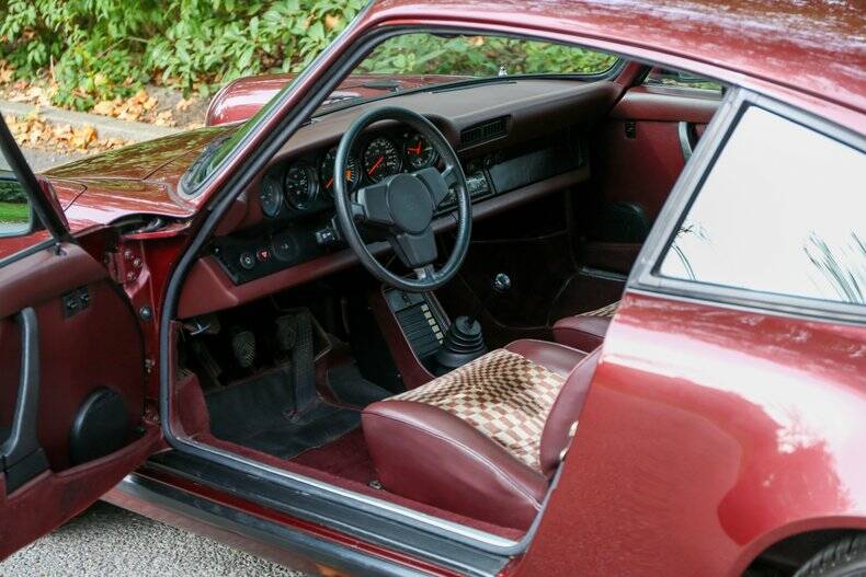 Image 3/50 de Porsche 911 SC 3.0 (1982)