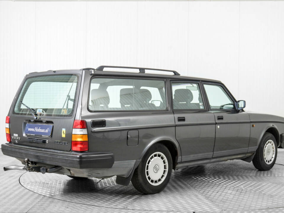 Bild 2/50 von Volvo 245 Super Polar (1993)