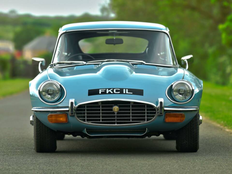 Image 4/50 de Jaguar E-Type V12 (2+2) (1972)