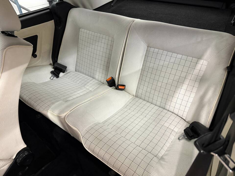 Bild 12/17 von Volkswagen Golf I Cabrio GLi 1.8 (1989)