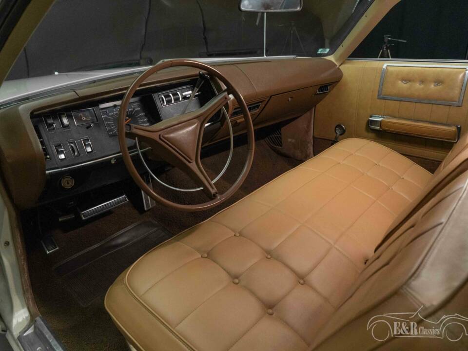 Image 4/5 of Plymouth Fury III (1969)