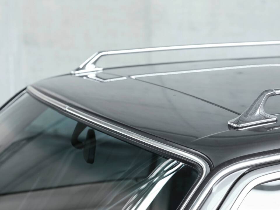 Image 43/49 of Mercedes-Benz 230 TE (1981)