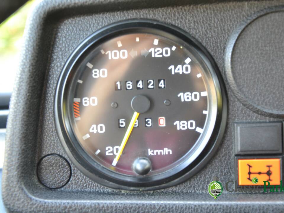 Immagine 27/49 di Mercedes-Benz 230 GE (lang) (1991)