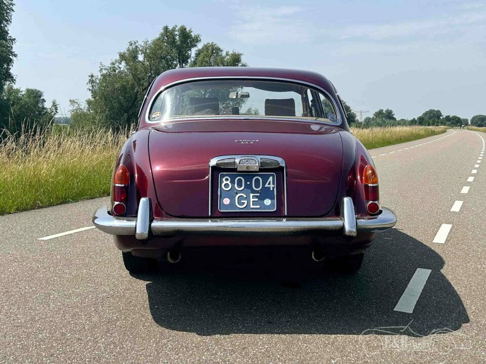 Bild 7/8 von Jaguar S-Type 3.4 (1968)