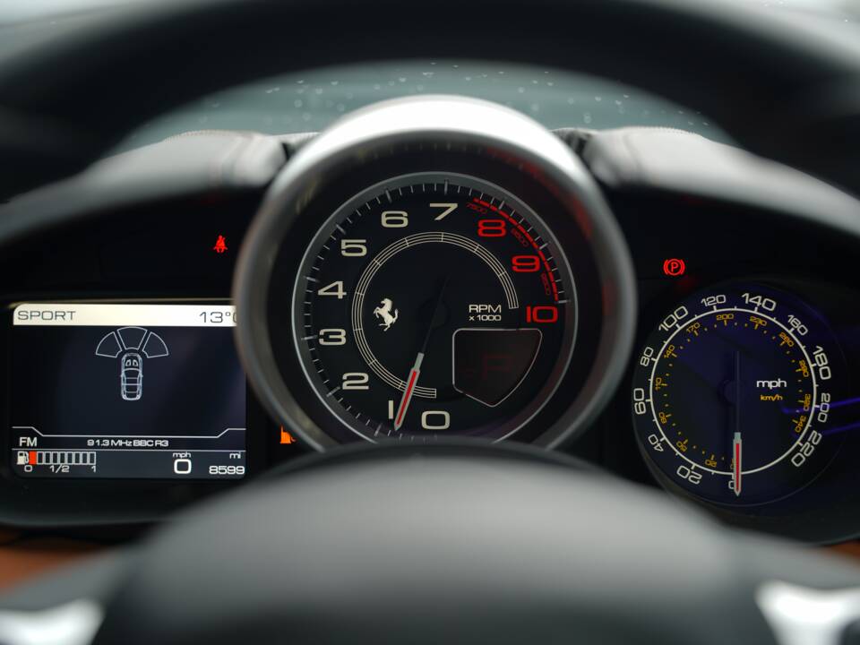 Bild 21/50 von Ferrari California T (2016)