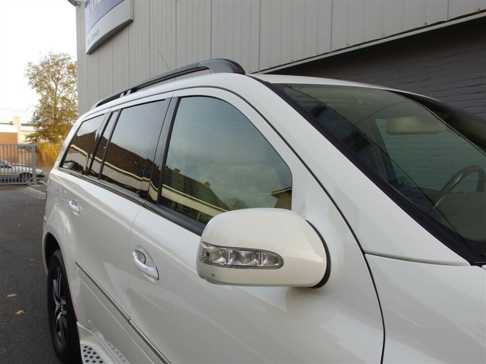 Bild 18/98 von Mercedes-Benz GL 450 4MATIC (2007)