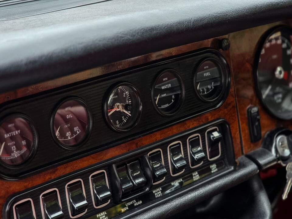 Image 20/50 of Jaguar XJ 6 4.2 (1972)