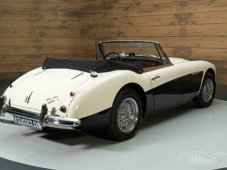 Imagen 5/19 de Austin-Healey 3000 Mk III (BJ8) (1964)