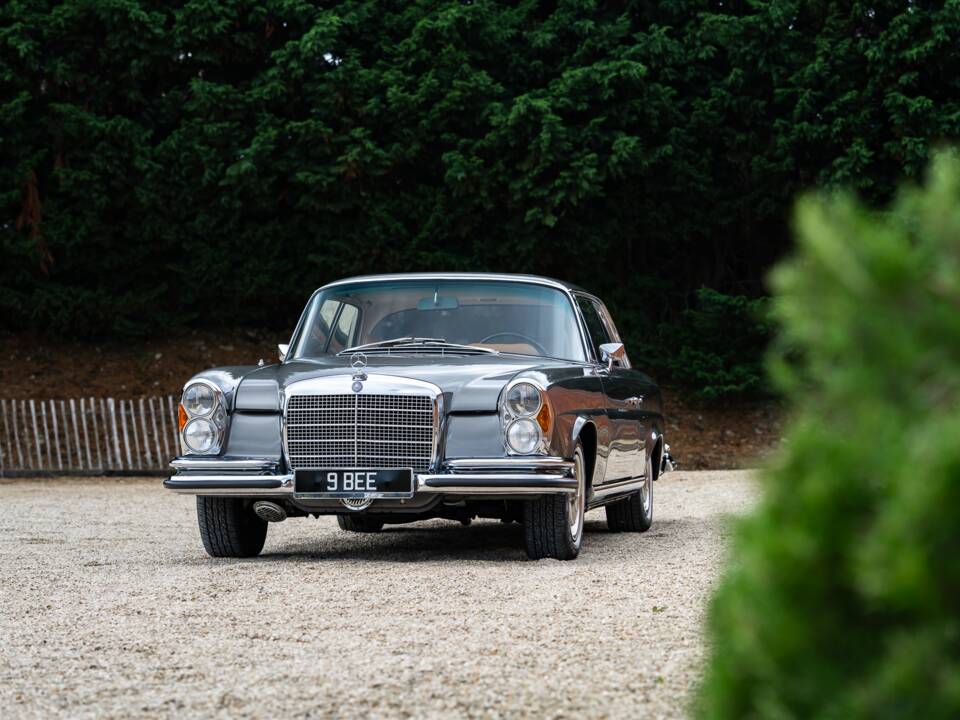 Image 7/37 of Mercedes-Benz 280 SE 3,5 (1970)