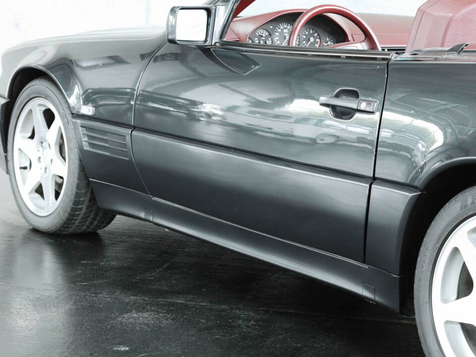 Image 34/37 of Mercedes-Benz SL 500 (1995)