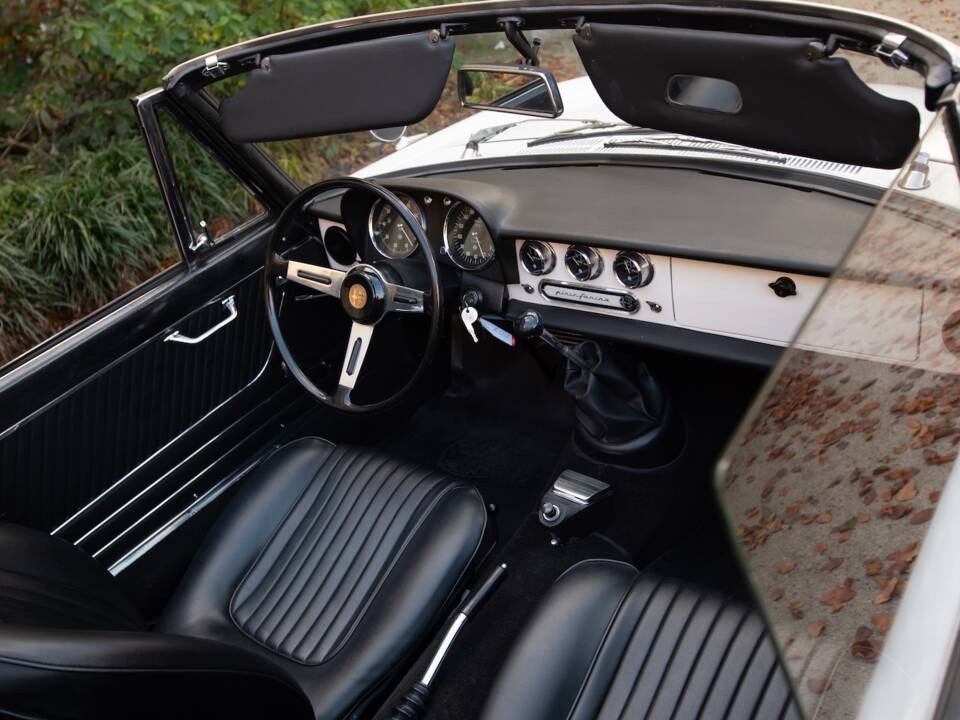 Image 44/50 de Alfa Romeo 1600 Spider Duetto (1967)
