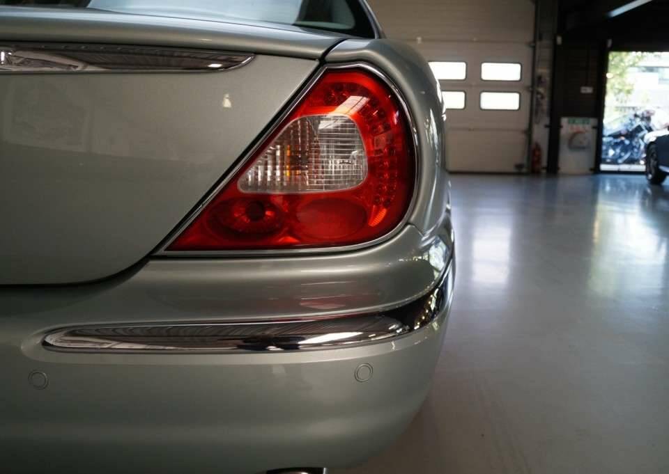 Imagen 37/50 de Jaguar XJ 8 4.2 (2004)