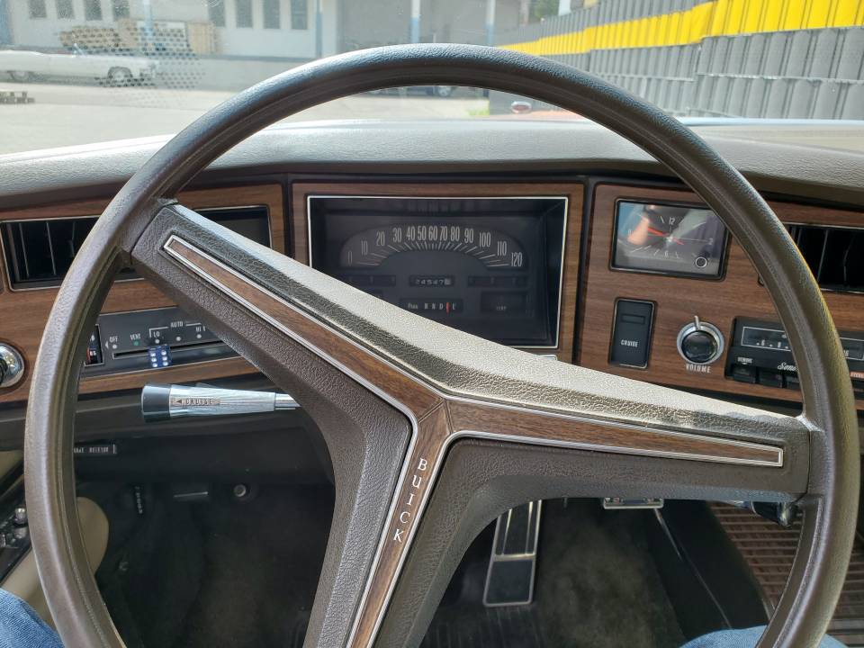 Image 20/23 of Buick Riviera Stage-1 (1973)