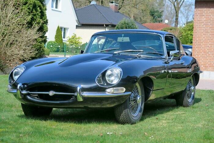 Image 5/7 de Jaguar E-Type (1968)