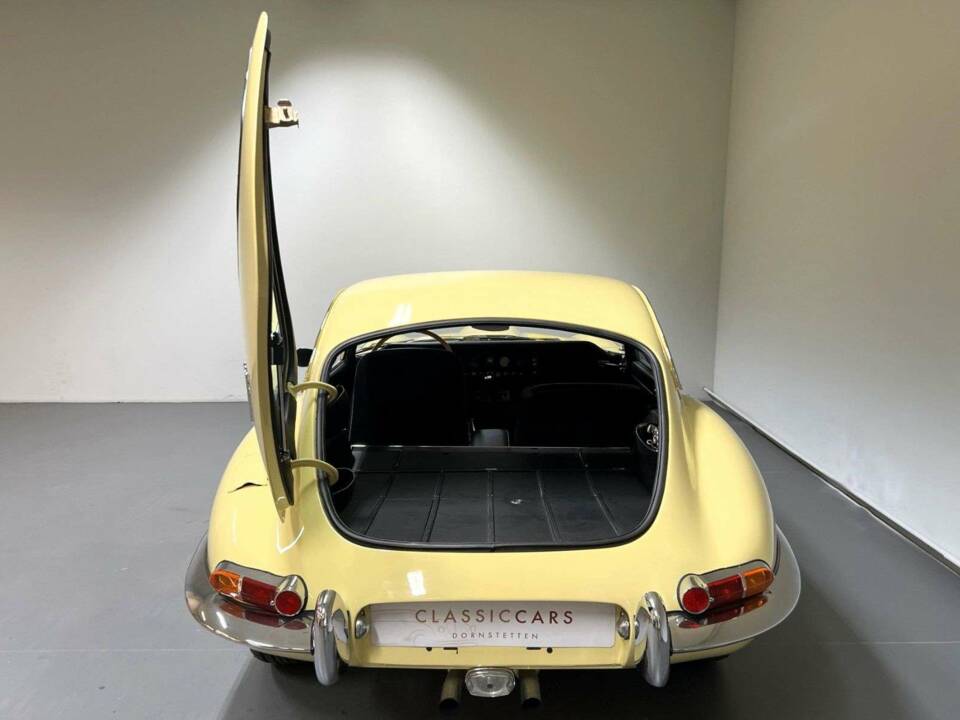 Image 18/22 de Jaguar Type E 4.2 (1965)