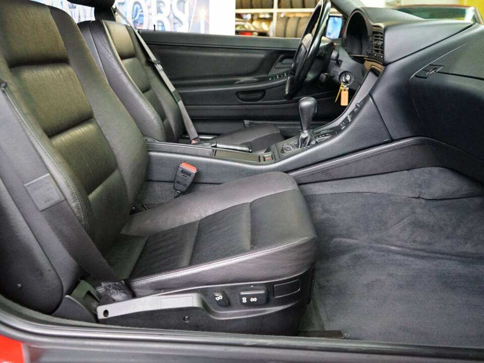 Immagine 22/50 di BMW 850i (1990)