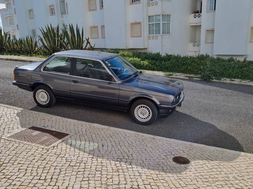 Image 14/100 of BMW 323i (1984)