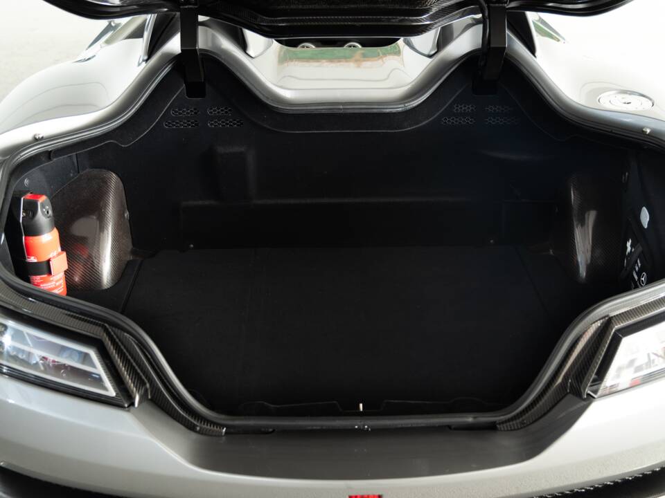 Bild 59/64 von Mercedes-Benz SLR Stirling Moss (2009)