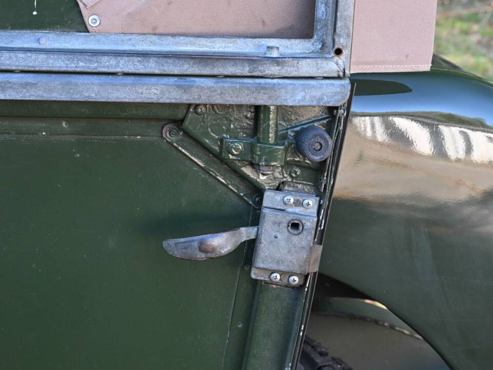 Image 22/50 of Land Rover 80 (1949)