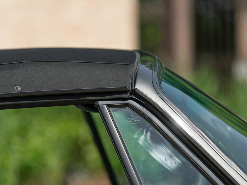 Immagine 26/50 di Porsche 911 Carrera 4 (1990)