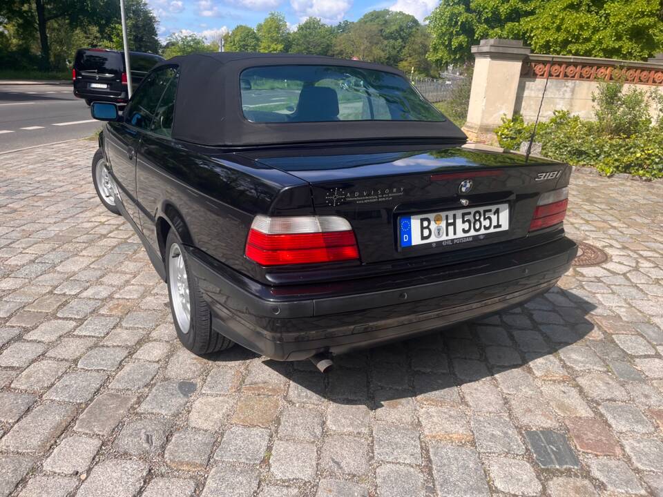 Immagine 2/11 di BMW 318i (1998)