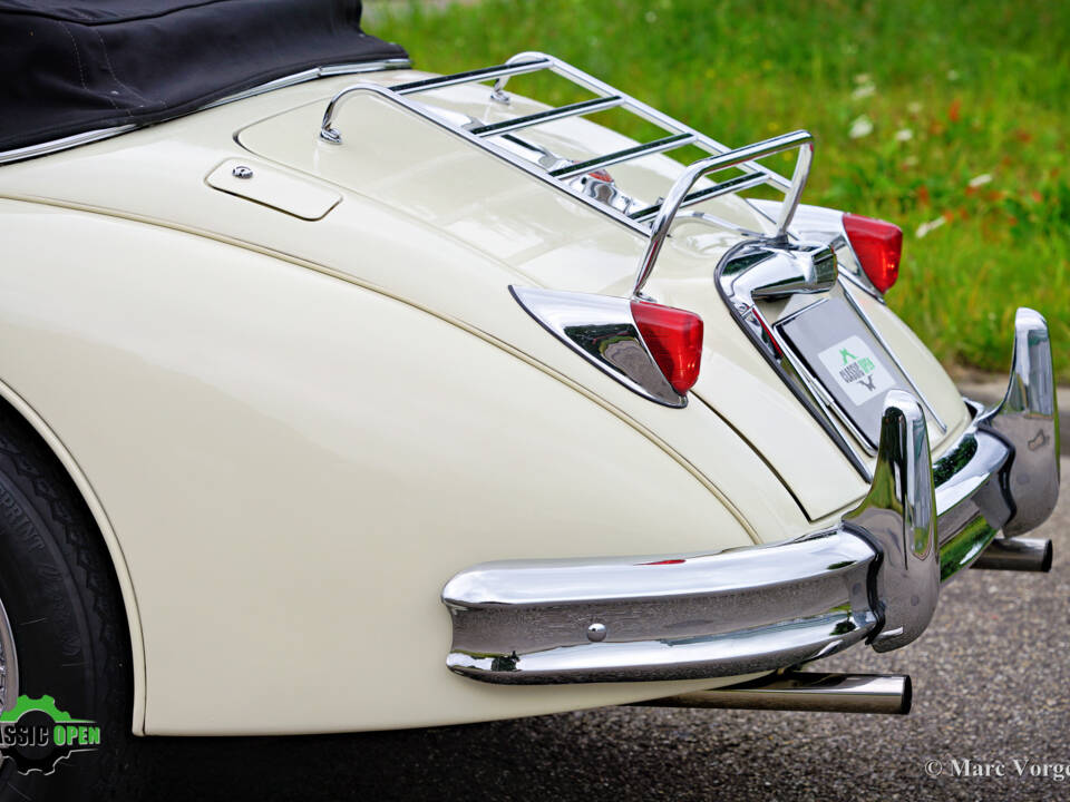 Image 37/51 de Jaguar XK 150 DHC (1959)