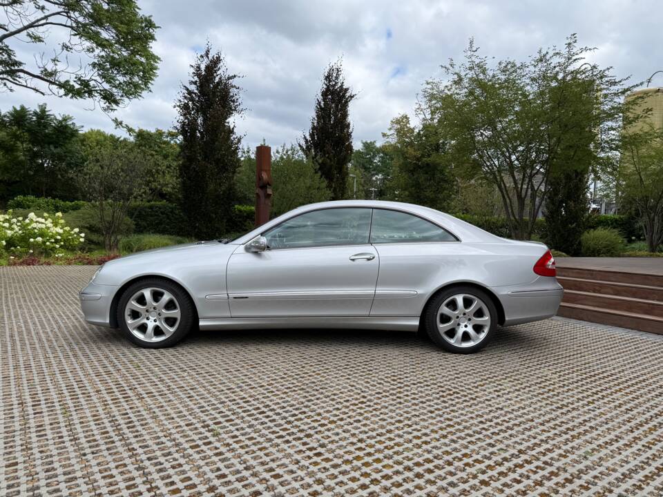 Bild 2/33 von Mercedes-Benz CLK 320 (2002)