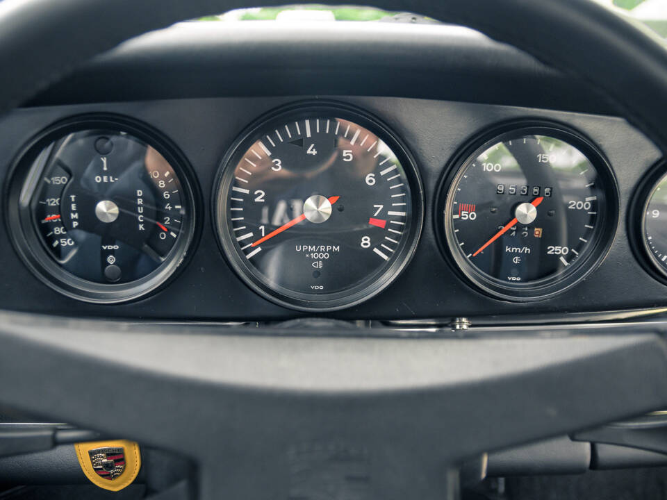 Image 25/46 of Porsche 911 Carrera RS 2.7 (Touring) (1973)
