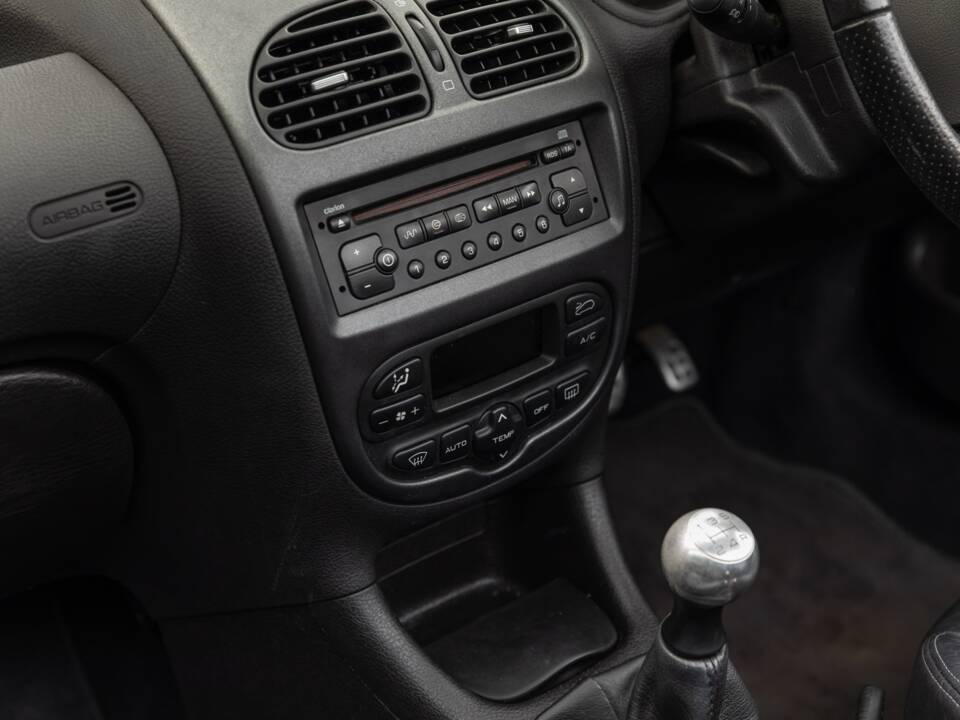 Image 37/50 of Peugeot 206 CC 1.6 16V (2003)
