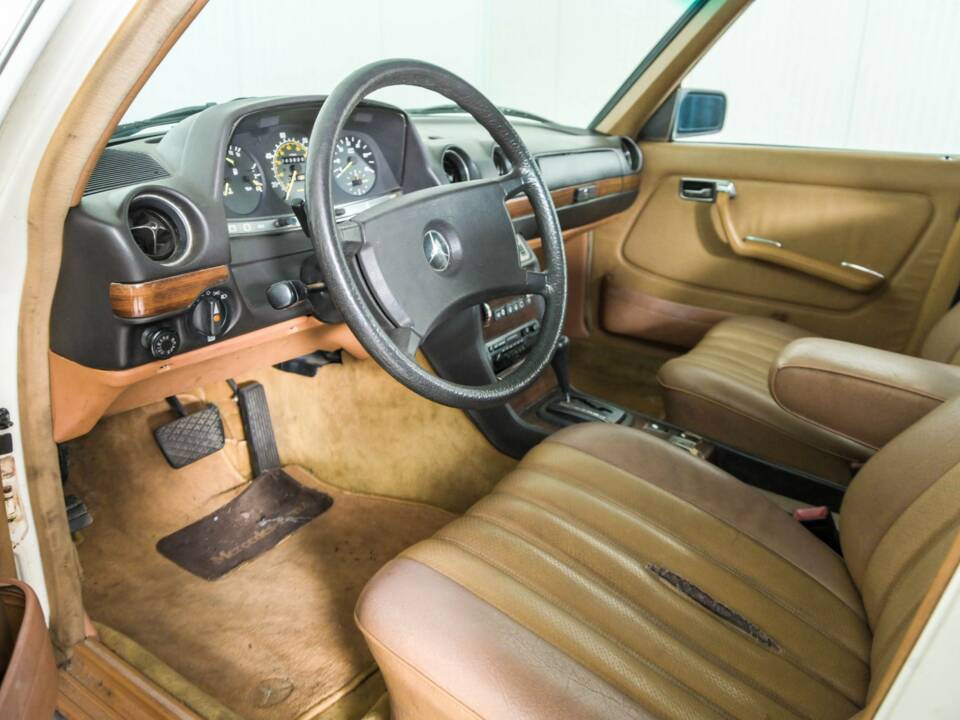 Bild 11/50 von Mercedes-Benz 300 D (1983)