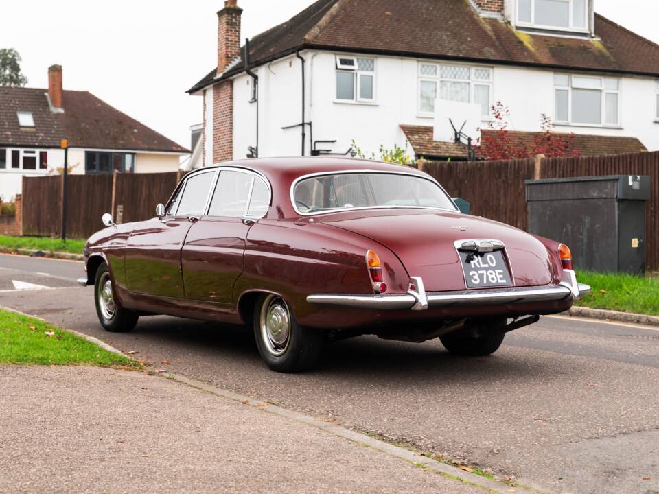 Image 3/37 of Jaguar Mk X 4.2 (1967)