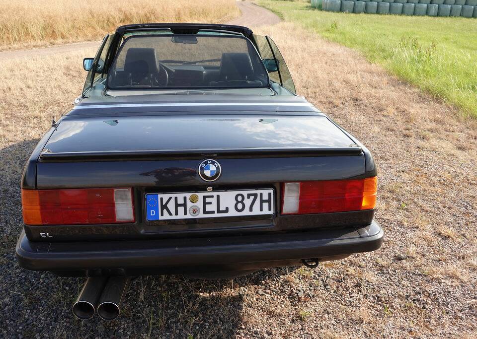 Immagine 8/8 di BMW 320i (1987)